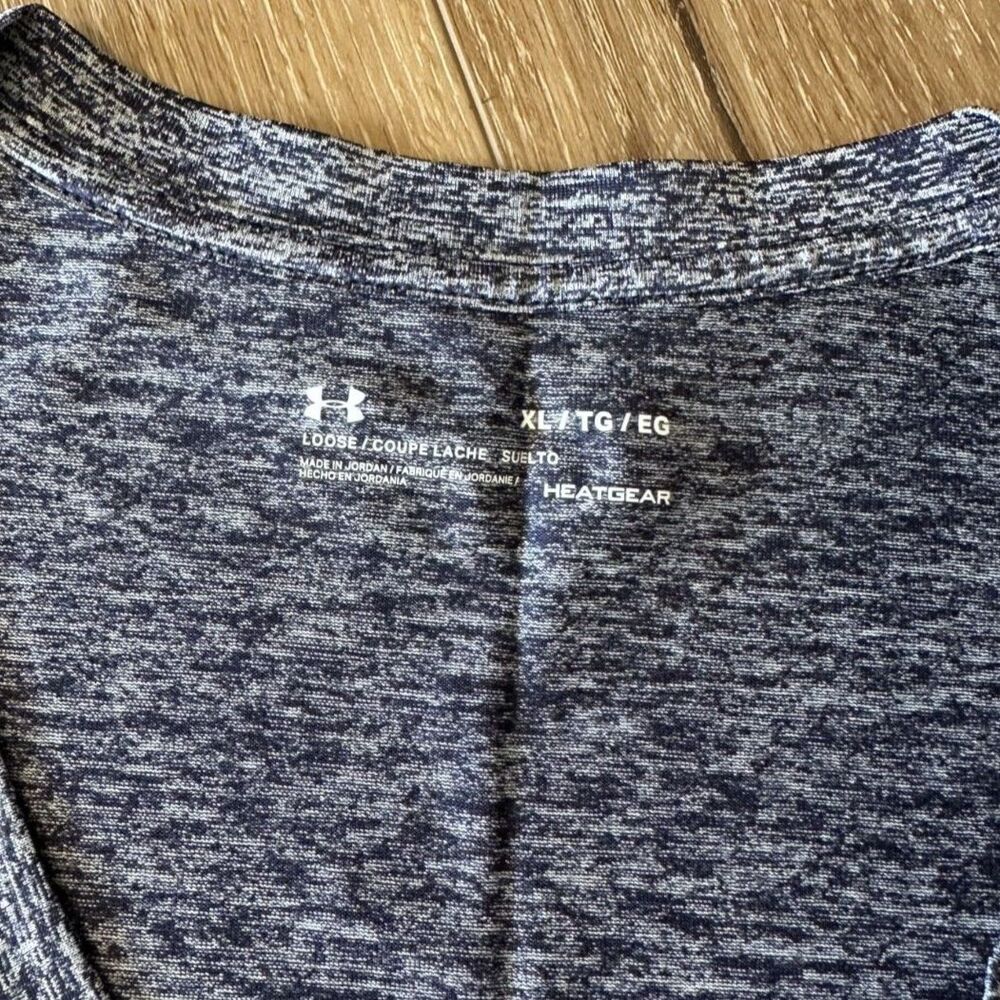 Lot of 3 Women's Under Armour Short Sleeve Shirts XL EUC Black Blue Gray - Picture 5 of 5